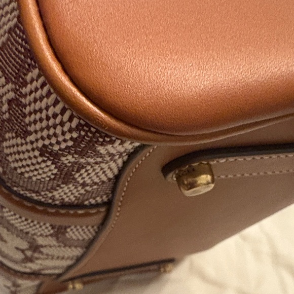 Coach Tan and Cream Signature Satchel - Picture 4 of 15
